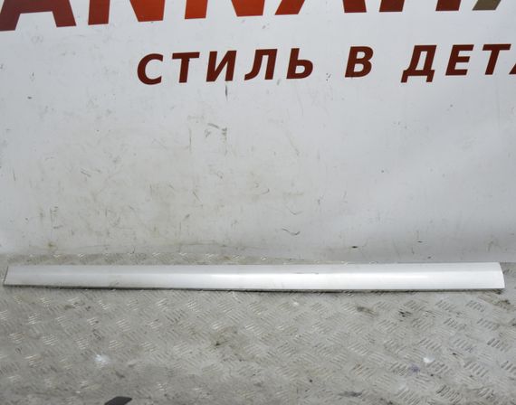 Накладка передніх лівих дверей Mercedes C-Class W203 2001-2007 Молдинг дверей передній лівий Мерседес A2036902162