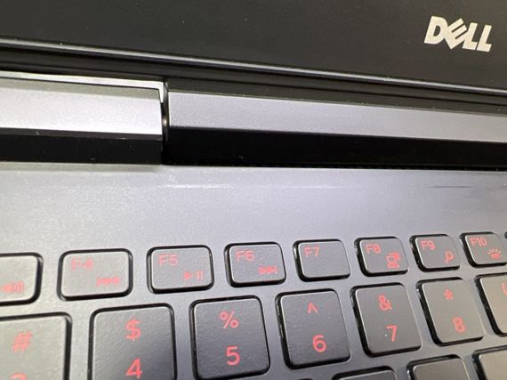 Игровой ноутбук Б-класс Dell Inspiron Gaming 15 7567 / 15.6" (1920x1080) IPS / Intel Core i5-7300HQ (4 ядра по 2.5 - 3.5 GHz) / 16 GB DDR4 / 960 GB SSD / nVidia GeForce GTX 1050, 4 GB GDDR5, 128-bit / WebCam  б/у + Подарок Беспроводная мышь HOCO GM28 | Зображення 6