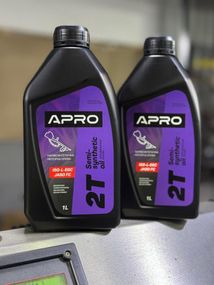 Олива для двотактних двигунів напівсинтетична 1 л APRO