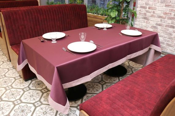 Скатертина двостороння Kayra Blackout 160×285 см Бордова