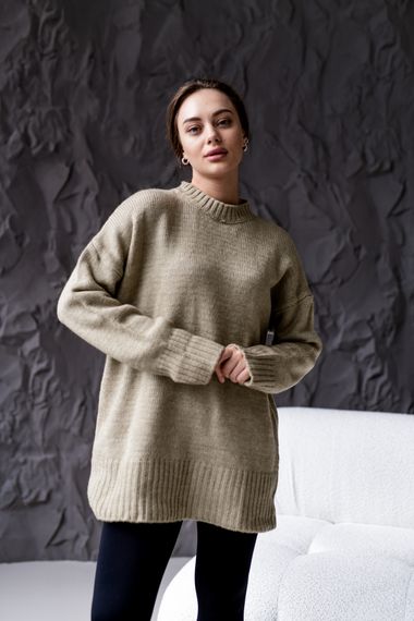 Светр жіночий