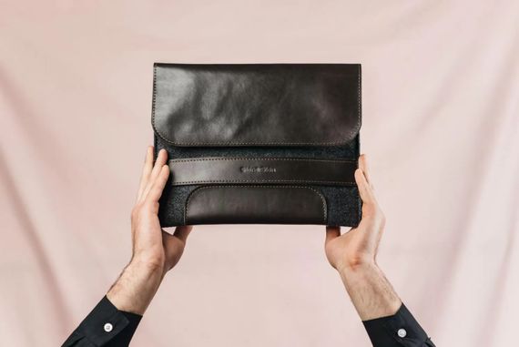 Шкіряний чохол для ноутбука Skin and Skin Holder 15.6 Коричневий (LC10BR-15) | Зображення 4