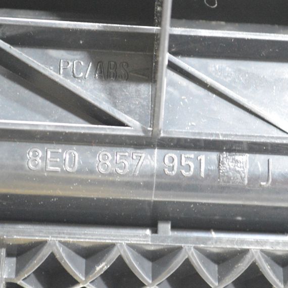 Попільничка Audi A4 B7 2004-2008 Попільничка бардачок Ауді а4 б7 8E0857951J | Зображення 4