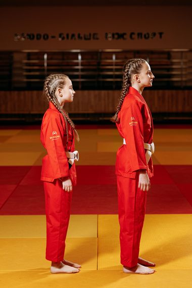 Червоне дитяче кімоно для дівчаток, джиу-джитсу, TM BUDOGI, зріст 120 см, щільність 350 гр/м.кв. | Зображення 1