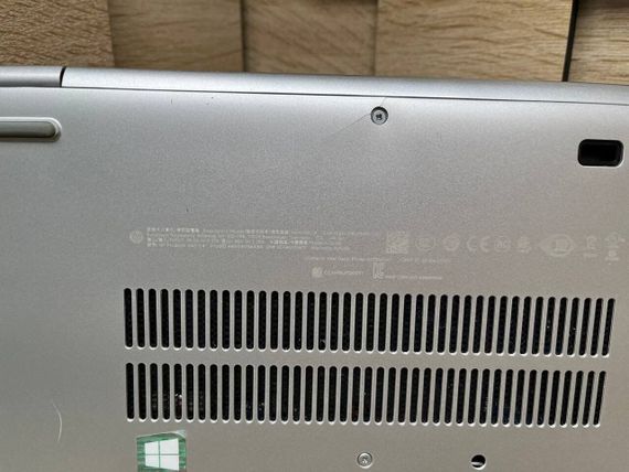 Ноутбук Б-класс HP Probook 640 G4 / 14" (1366x768) TN / Intel Core i5-7300U (2 (4) ядра по 2.6 - 3.5 GHz) / 8 GB DDR4 / 256 GB SSD / Intel HD Graphics 620 / WebCam / Fingerprint / HDMI б/у | Зображення 9