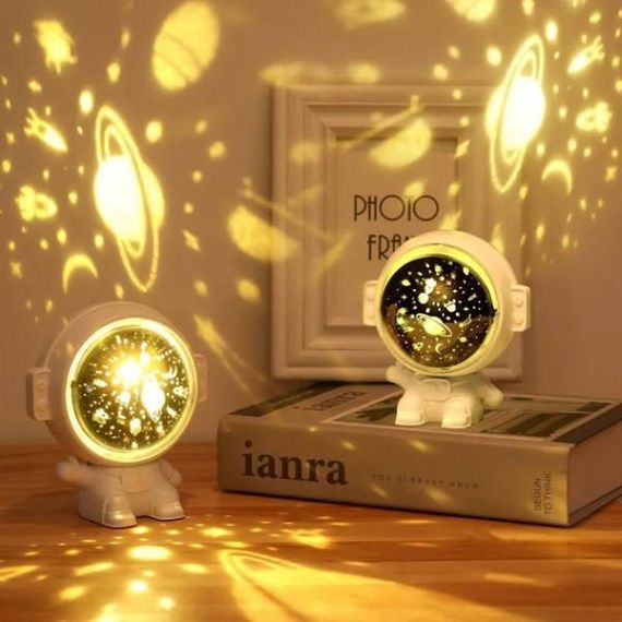 Ночник проектор зоряного неба Астронавт CB 8031 ​​Type-C білий