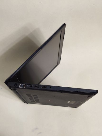 Ноутбук Dell Latitude 3580 / 15.6" (1366x768) TN / Intel Core i5-6300U (2 (4) ядра по 2.4 - 3.0 GHz) / 8 GB DDR4 / 256 GB SSD / Intel HD Graphics 520 / WebCam б/у | Зображення 4