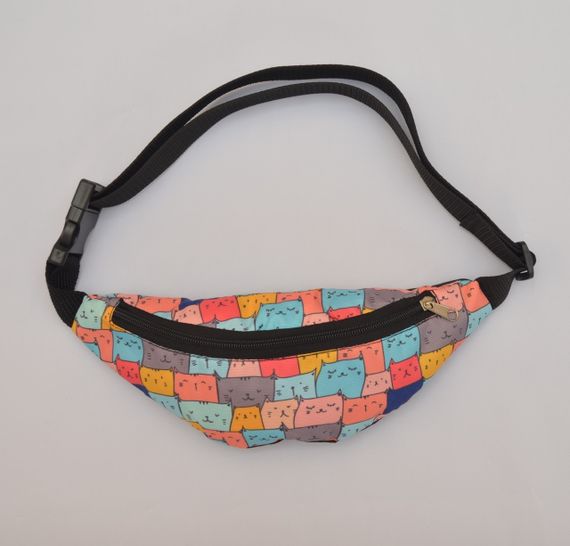 Сумка поясна бананка 4Profi Міні з принтом Веселі кошенята з одним відділенням 20050 | Зображення 1