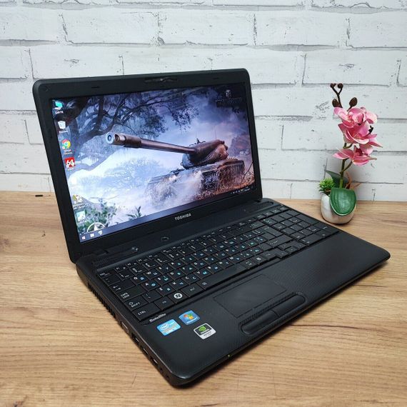 Ноутбук Б-класс Toshiba Satellite C660-25U / 15.6" (1366x768) TN / Intel Core i5-2430M (2 (4) ядра по 2.4 - 3.0 GHz) / 8 GB DDR3 / 256 GB SSD / nVidia GeForce 315M, 1 GB GDDR3, 64-bit / WebCam / DVD-ROM б/у | Зображення 2