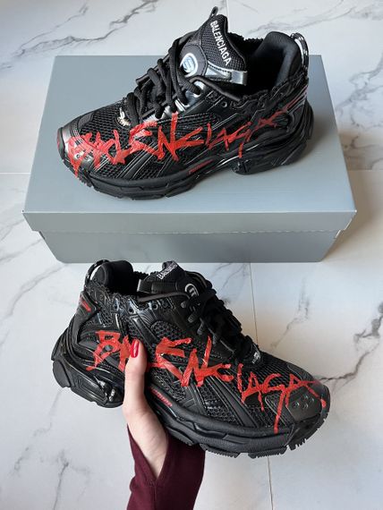 Кросівки Ba1lenc1iagaRunner Graffiti Black Red 12003 | Зображення 1