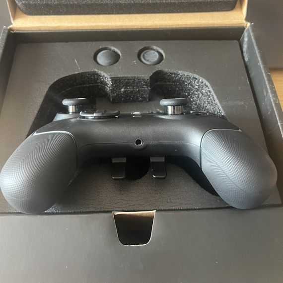 Контролер Razer Wolverine RZ06-0401 Chroma Wired Gaming Pro для Xbox, ПК | Зображення 3