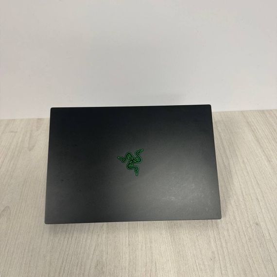 Игровой ноутбук Б-класс Razer Blade 14 RZ09-0427 / 14" (2560x1600) IPS / AMD Ryzen 9 6900HX (8 (16) ядер по 3.3 - 4.9 GHz) / 16 GB DDR5 / 512 GB SSD NVMe / nVidia GeForce RTX 3070 Ti, 8 GB GDDR6, 256-bit / WebCam б/у | Зображення 6
