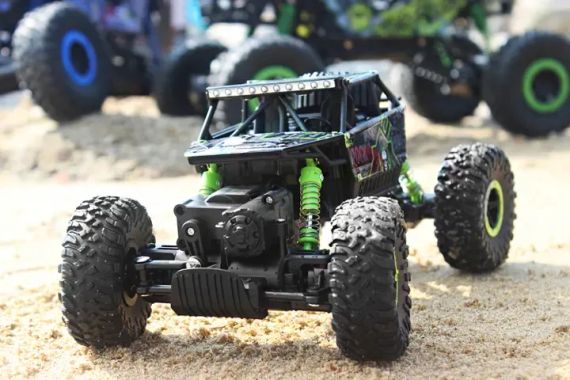 Машинка на радиоуправлении джип-вездеход Climbing  на амортизаторах полноприводная с протекторами и большими | Зображення 8