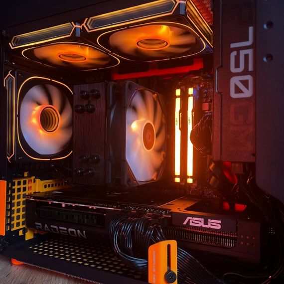 Збірка на замовлення: ігровий ПК Jonsbo Z20 Black/Orange Tower / AMD Ryzen 7 7700 (8 (16) ядер по 3,8 - 5,3 ГГц) / 32 ГБ DDR5 / 1000 ГБ SSD M.2 / AMD Radeon RX 9070 XT, 16 GB GDDR6, 256-bit / 750W | Зображення 8