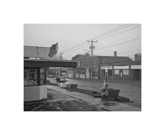Книги знаменитых фотографов Gregory Crewdson: Eveningside легендарные фотографы современности Грегори Крюдсон | Зображення 1