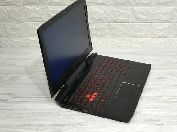 Ноутбук  HP Omen 15.6 FHD IPS Intel i5-7300HQ 8 RAM  NVIDIA GTX 1050 4 ГБ | Зображення 2