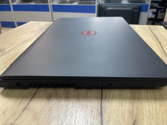 Ноутбук  Dell Inspiron 5577 15.6  FHD core i7 7700HQ/8gb/256Gb SSD/GTX 1050-4gb | Зображення 4