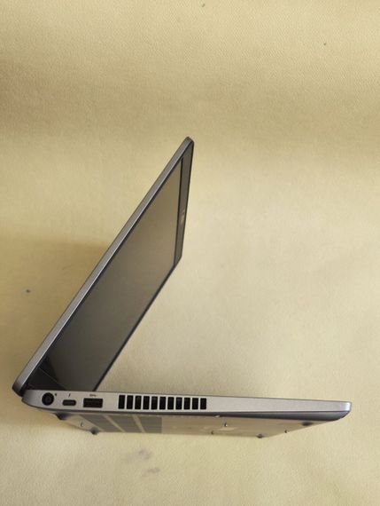 Ультрабук Dell Latitude 5510 / 15.6" (1366x768) TN / Intel Core i5-10310U (4 (8) ядра по 1.7 - 4.4 GHz) / 16 GB DDR4 / 256 GB SSD / Intel UHD Graphics / WebCam б/в | Зображення 2