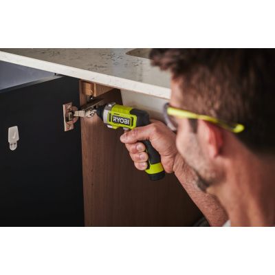 Отвертка аккумуляторная Ryobi RSD4-120T 4В, USB, Lithium, 1х2Ah, 5Нм, 200об/мин, кейс, 10 насадок (5133006210) | Зображення 4