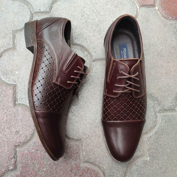 Коричневі чоловічі туфлі з перфорацією 40 розмір