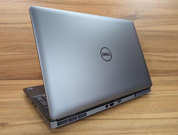 Мобільна робоча станція Б-клас Dell Precision 7560 / 15.6" (3840x2160) IPS / Intel Xeon W-11855M (6 (12) ядер по 3.2 - 4.9 GHz) / 32 GB DDR4 / 256 GB SSD / nVidia RTX A4000, 8 GB GDDR6, 256-bit / WebCam / Windows 11 б/в + Подарунок Бездротова миша | Зображення 7