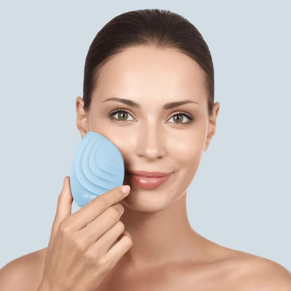 Электронная ультразвуковая щетка для лица GESKE Sonic Facial Brush 5в1 gray, Голубой | Зображення 3