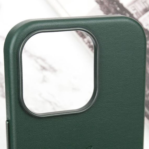 Кожаный чехол Leather Case (AAA) with MagSafe and Animation для Apple iPhone 16 Pro Max (6.9") Green | Зображення 3