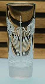 Рюмка 60 мл з гравіюванням ДШВ подарунок для військовослужбовця чарка з логотипом Десантно-штурмових стопка військ ЗСУ