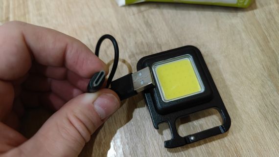 Многофункциональный мощный аккумуляторный фонарик LED Mini X80. Фонарик брелок, магнит, карабин, открывашка | Зображення 6