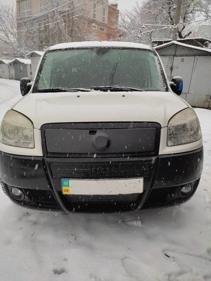 Верхня зимова накладка на решітку Глянцева для Fiat Doblo II 2005-2010 рр