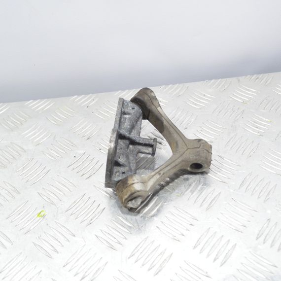 Подушка кріплення глушника Audi A4 B6 B7 A6 C6 2000-2011 Кронштейн вихлопної труби Ауді а4 б6 а6 ц6 4B0253663F | Зображення 1