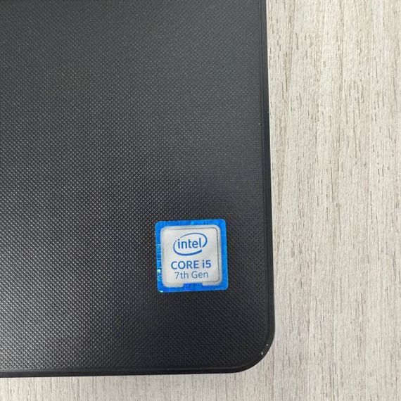 Ноутбук Dell Inspiron 3567 / 15.6" (1366x768) TN / Intel Core i5-7200U (2 (4) ядра по 2.5 - 3.1 GHz) / 8 GB DDR4 / 256 GB SSD / Intel HD Graphics 620 / WebCam б/в | Зображення 3