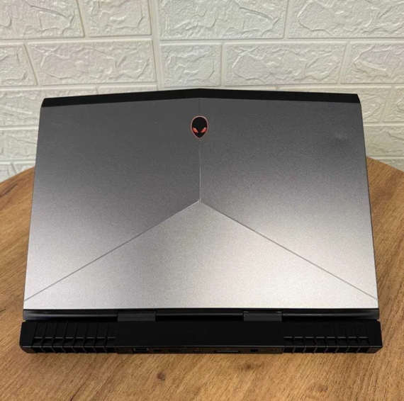 Ноутбук Dell Alienware 15 R4 i7 8750H 16GB SSD 512GB GTX 1080 MaxQ Б/В | Зображення 5