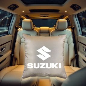 Авто Подушка c вышивкой логотипа марки Сузуки Suzuki  бежевый автомобилисту 02223