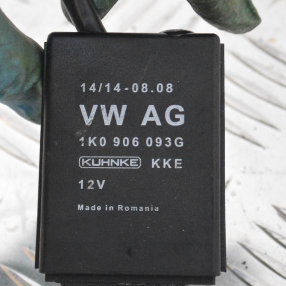 Блок керування паливним насосом Skoda Fabia Octavia 2004-2017 Модуль паливного насоса Шкода 1K0906093G | Зображення 3