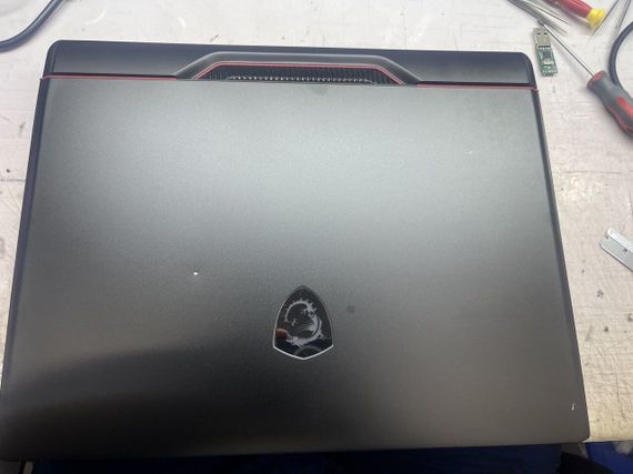 Ігровий ноутбук Б-клас MSI Raider GE78HX 13VI-086US / 17.3" (2560x1600) IPS / Intel Core i9-13950HX (24 (32) ядра по 2.2 - 5.5 GHz) / 32 GB DDR5 / 960 GB SSD / nVidia GeForce RTX 4090, 16 GB GDDR6, 256-bit / WebCam б/в + Подарунок Миша HOCO GM28 | Зображення 5