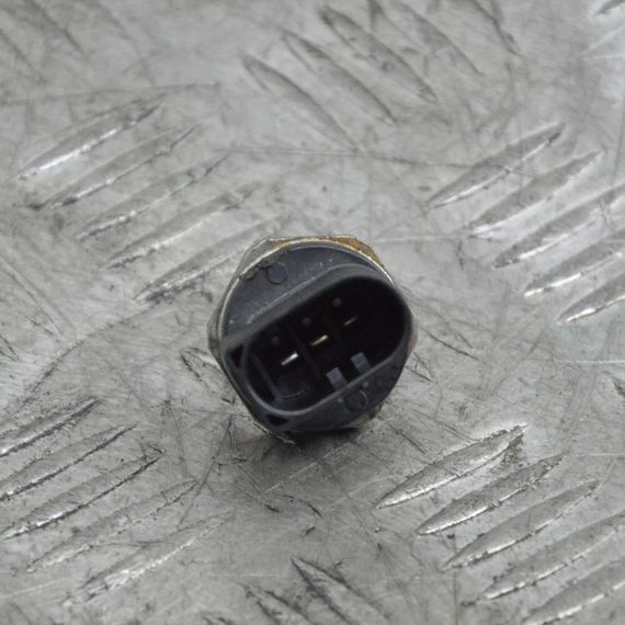 Датчик тиску палива Audi A1 A3 A4 A5 A6 Q2 Q3 2007-2024 Датчик тиску палива Ауді 0261545079 | Зображення 1