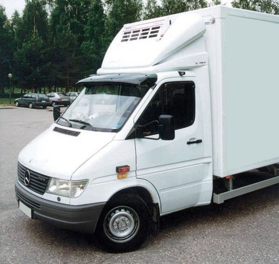 Козырек на лобовое стекло (черный глянец, 5мм) для Volkswagen LT 1998-2024 гг | Зображення 6