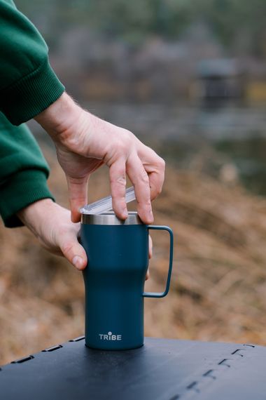 Термочашка Tribe Travel Mug 600 мл, Дорожня кружка трайб для авто та кемпінгових крісел, Синій | Зображення 9