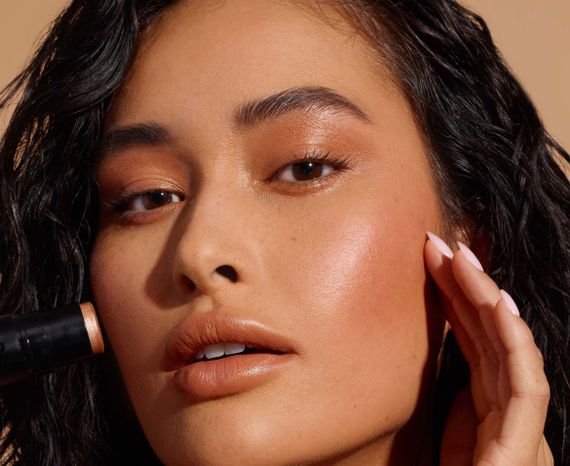 Хайлайтер NudeStix Mini Nudies Glow All Over Face Highlight- Bubbly Bebe  1,8 g | Зображення 1