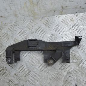 Кронштейн передньої панелі Renault Laguna III 2007-2015 Кріплення переднього бампера Рено Лагуна 3 242300001R