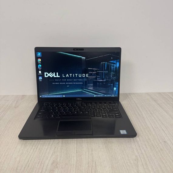 Ультрабук Б-класс Dell Latitude 5400 / 14" (1920x1080) IPS / Intel Core i5-8365U (4 (8) ядра по 1.6 - 4.1 GHz) / 8 GB DDR4 / 256 GB SSD / Intel UHD Graphics / WebCam б/у | Зображення 1