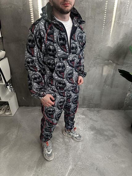 Спортивный костюм