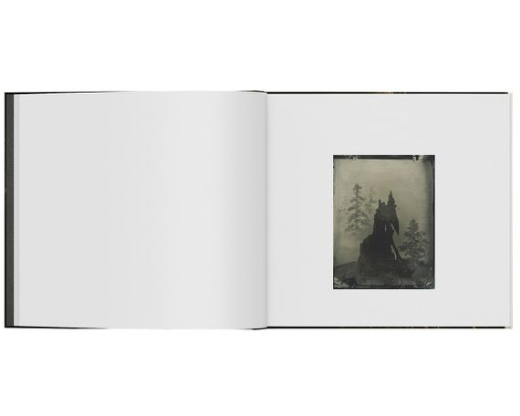 Подарункові книги для фотографів Масао Ямамото Masao Yamamoto: Kurayami фотомистецтво книга з ілюстраціями | Зображення 2