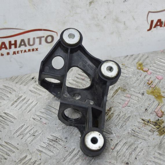 Тримач троса КПП 1.0-1.2 TSI Skoda Fabia III Rapid 2014-2021 Кронштейн троса коробки передач Шкода Фабія 3 6Q0711789F | Зображення 1