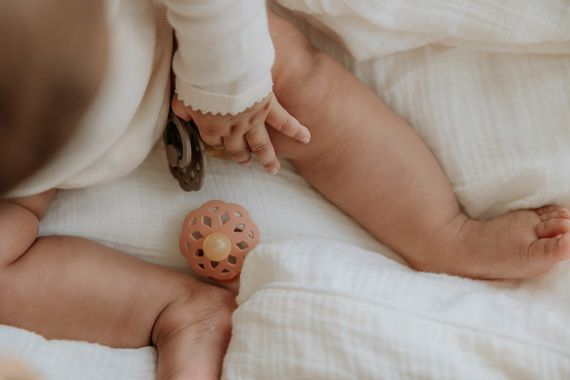 Соска пустушка BIBS Boheme кругла Vanilla 6-18 міс | Зображення 2