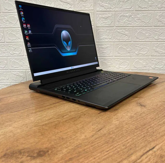 Ноутбук Dell Alienware m18 480Hz Ryzen 9 7945HX 32Gb SSD1Tb RX 7900M 16Gb Б/В | Зображення 2