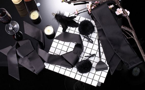 БДСМ набір "Set love", колір чорний, пов'язка на очі, наручники, щіточка, стек, свічка, затискачі для сосків sexstyle | Зображення 12