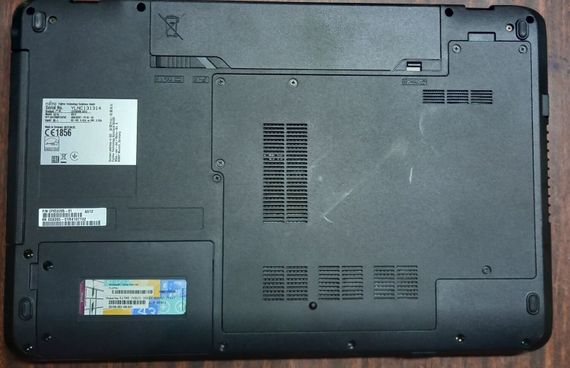 Ноутбук Fujitsu LifeBook A512 / 15.6" TN / Intel Core i5-3230M (2(4) ядра по 2.6-3.2 GHz) / 8 GB DDR3 / 300GB HDD / HD Graphics 4000 / WebCam б/у | Зображення 6