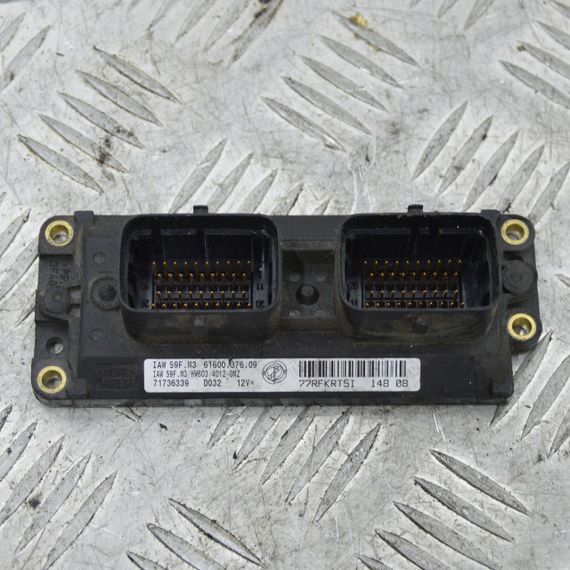 Блок керування двигуном 1.2 Fiat Punto II 1999-2003 Комп'ютер мотора Фіат Пунто 2 71736339 6160037609
